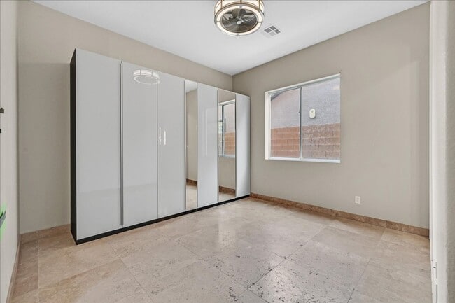 Building Photo - Fully Upgraded 5 Bedroom 4.5 Bathroom in Guard Gated Foothills Community!