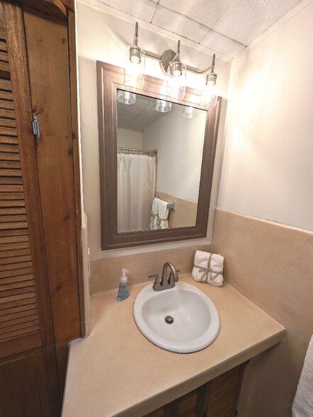Building Photo - 4140 W Camino Pintoresco