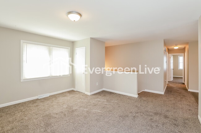 Building Photo - 4719 NW Fisk Ave