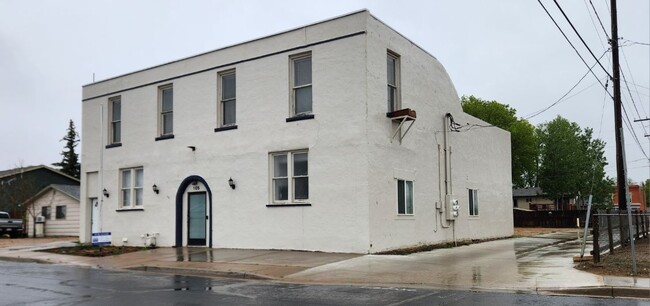 Building Photo - 105 S Harriet Ave