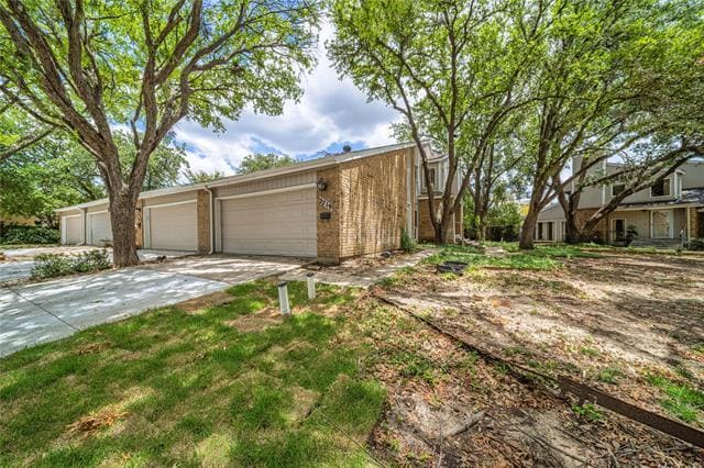 Building Photo - 2719 Creekwood Ct