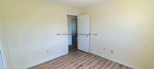 Building Photo - 413 S 20th Ave