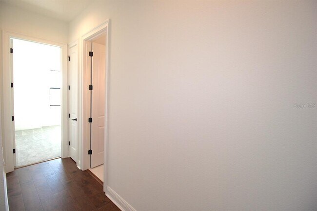 Building Photo - 20 Del Palma Dr