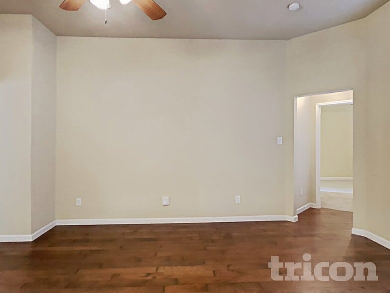 Building Photo - 1205 Rio Vista Dr