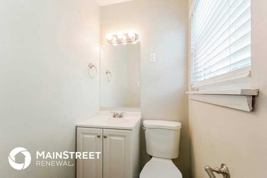 Building Photo - 1 Darby Ln