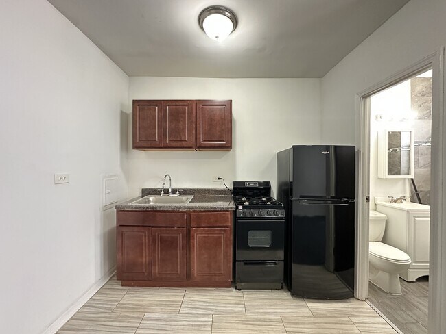 Building Photo - 5710 N Winthrop Ave