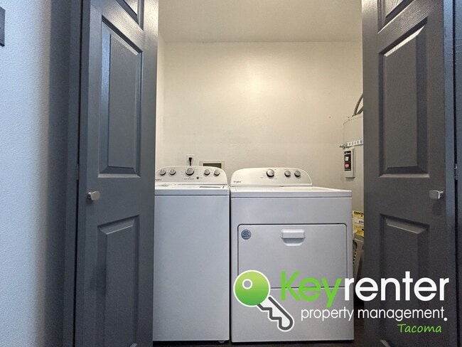 Building Photo - Exceptional 2 Bed 2 Bath Downtown Condo