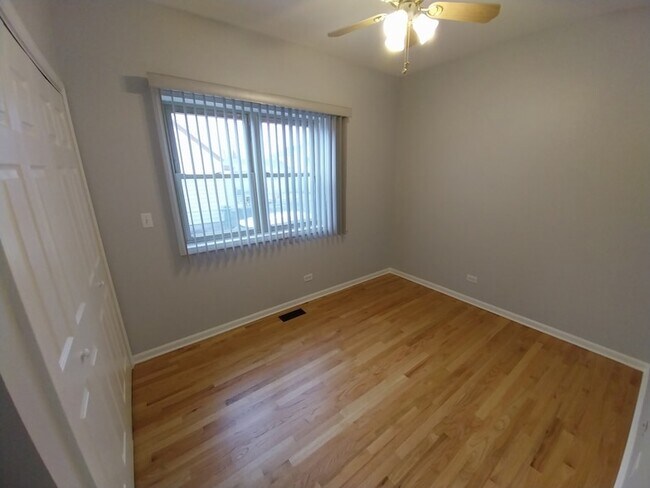 Building Photo - 4552 N Newland Ave