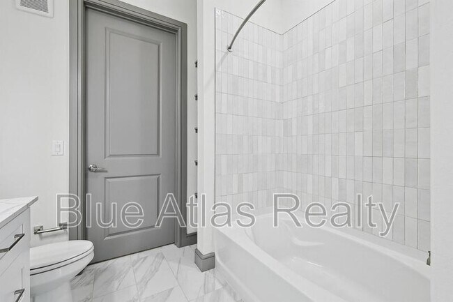 Building Photo - 2700 Old Denton Rd