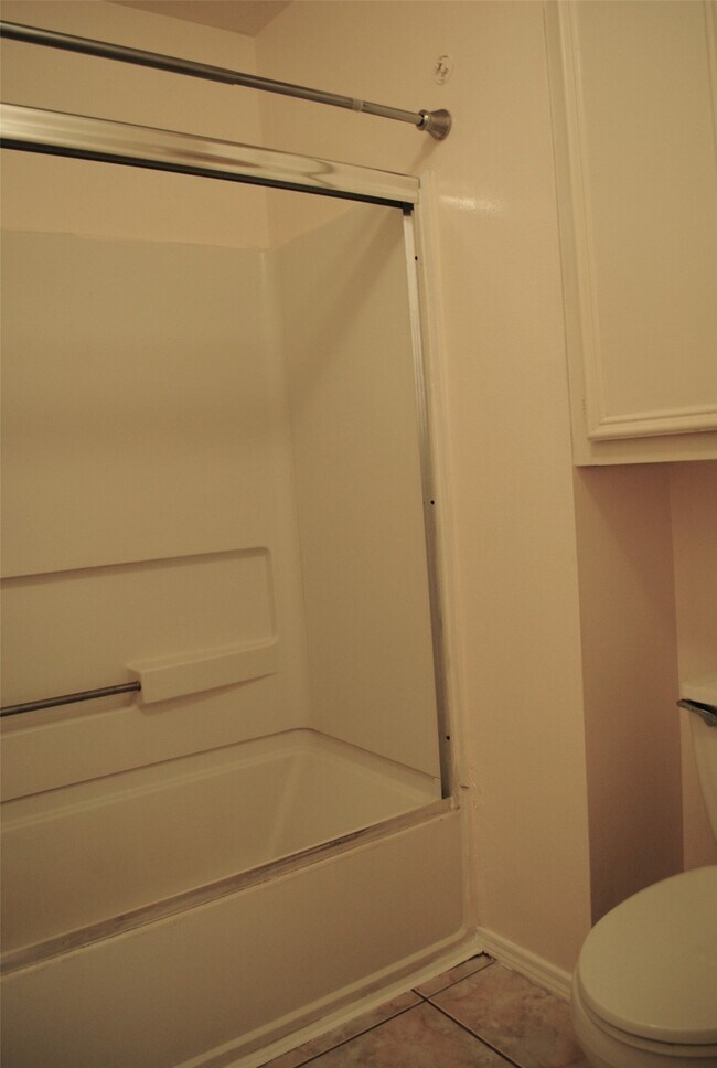 Building Photo - 3910 Starbridge Pointe Ln