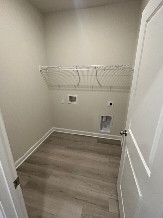 Building Photo - 6009 Port Royal St