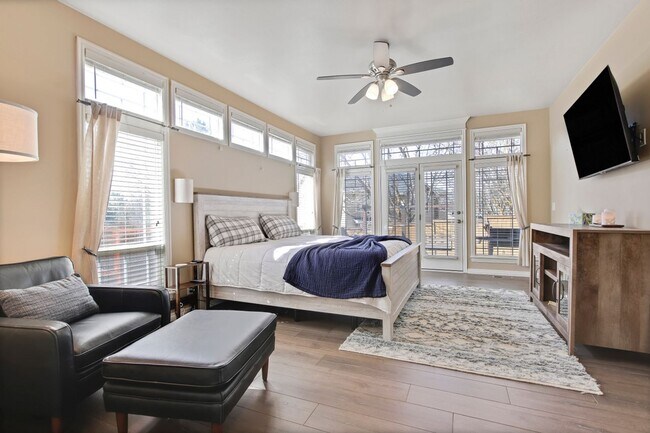 Building Photo - Fully Furnished 5 Bedroom Home in Eagle Id...