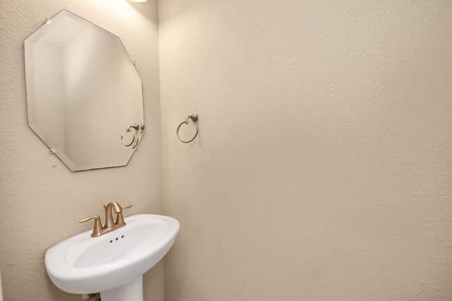 Building Photo - 28523 Pleasant Forest Dr