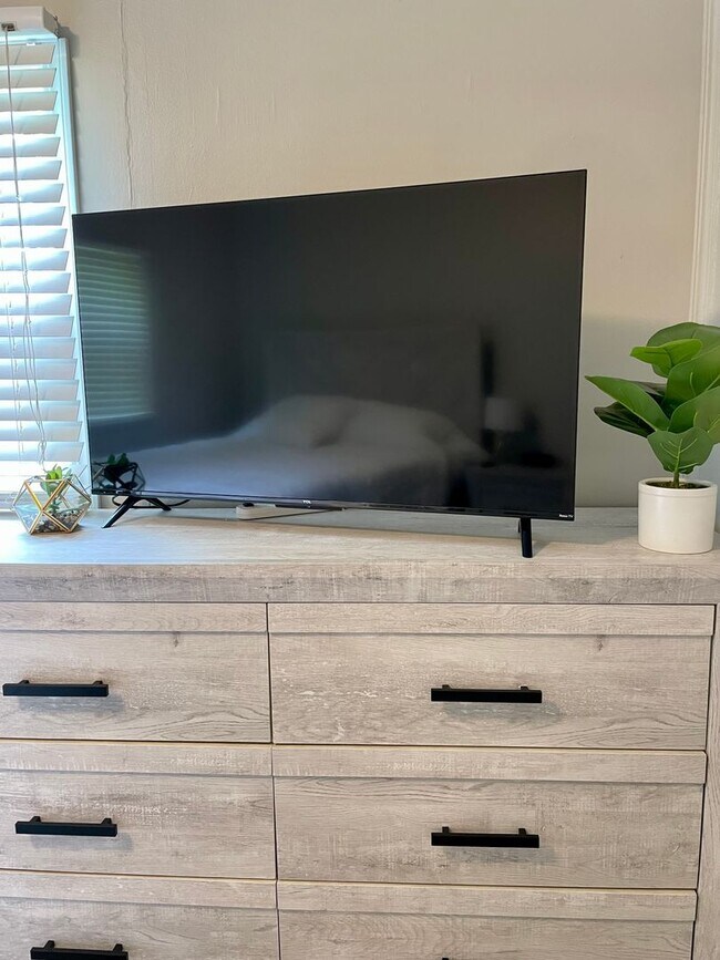 Building Photo - 6792 Hamilton St