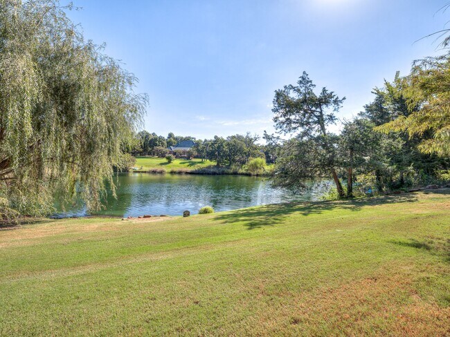 Building Photo - 8900 Belcaro Dr