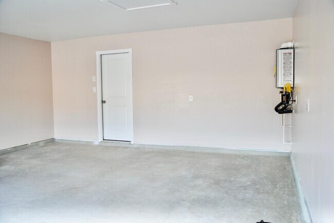 Building Photo - 764 Horsetail Ln