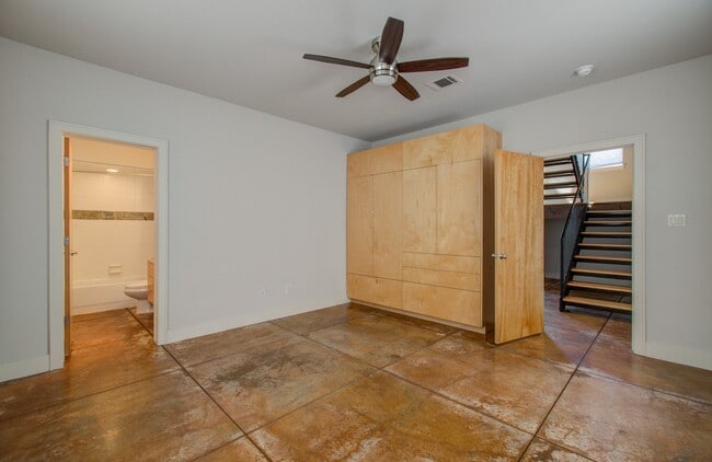 Building Photo - 318 McAlpine St