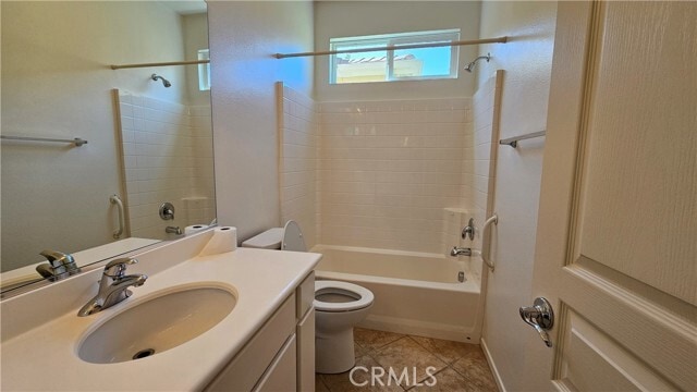 Building Photo - 8233 Doral Ln