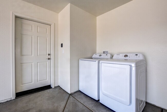 Building Photo - 3850 E Teri Ct