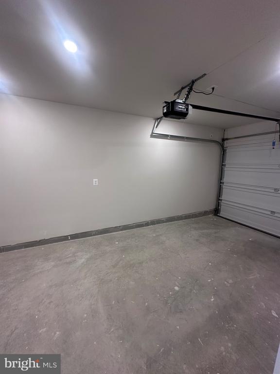 Building Photo - 61 Zander Rd