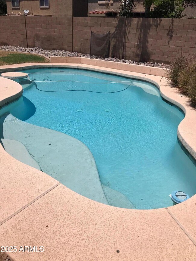 Building Photo - 3440 E Flower St