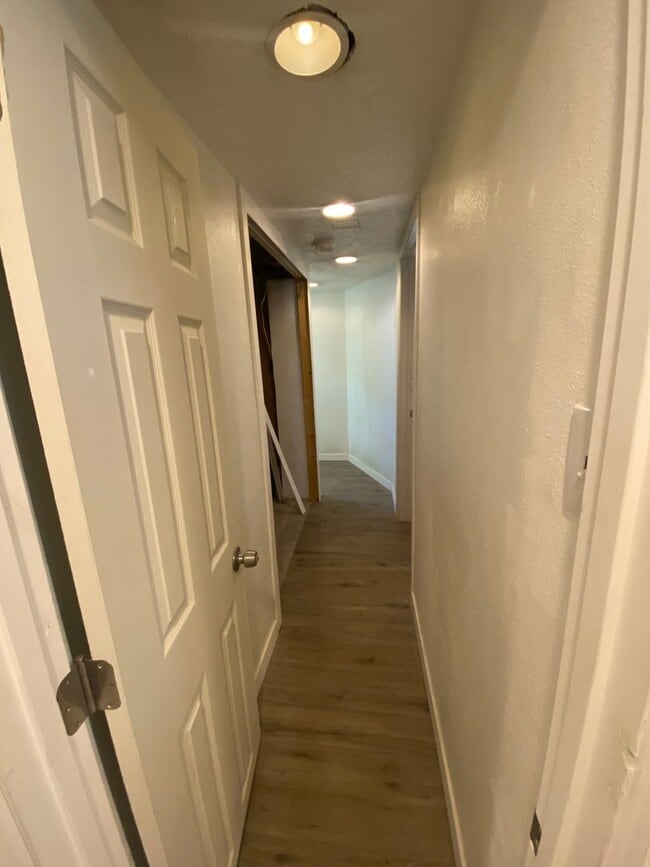 Building Photo - Amazingly Located Home