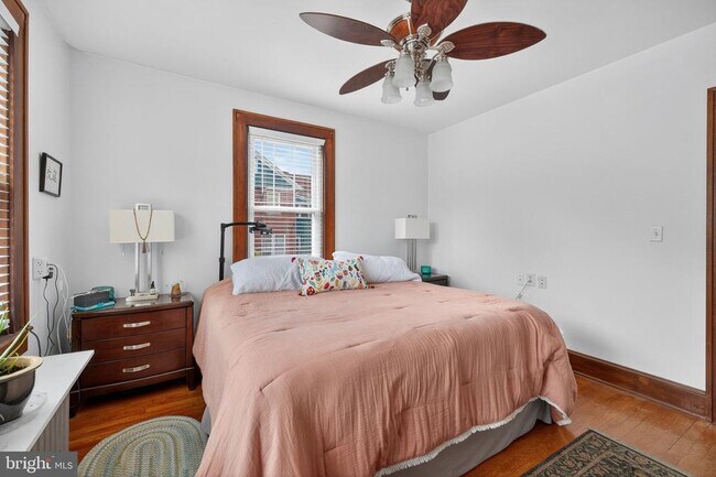 Building Photo - 420 W Cork St