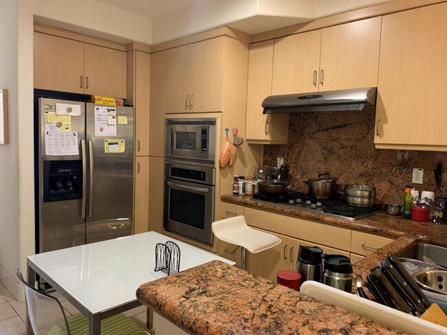 Building Photo - 3000 El Camino Real