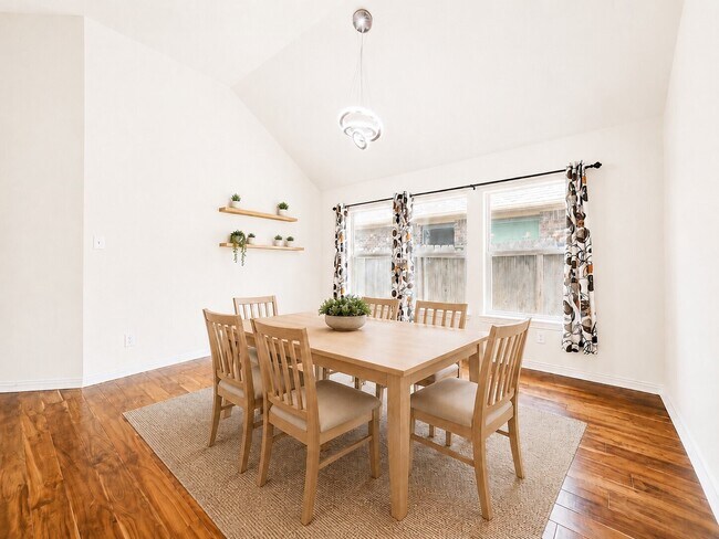 Building Photo - 2410 Horned Owl Dr