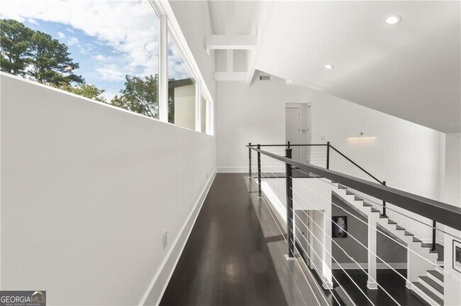 Building Photo - 1756 N Akin Dr NE