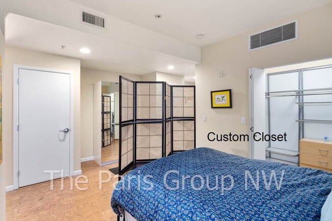 Building Photo - Gorgeous Lower Queen Anne 1BR is Perfect! * Above Safeway