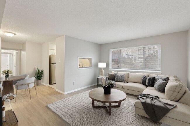 Interior Photo - 901 South