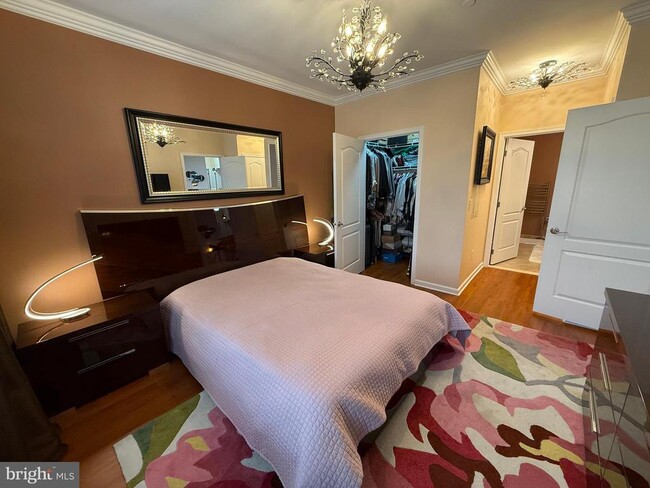 Building Photo - 266 Carson Terrace