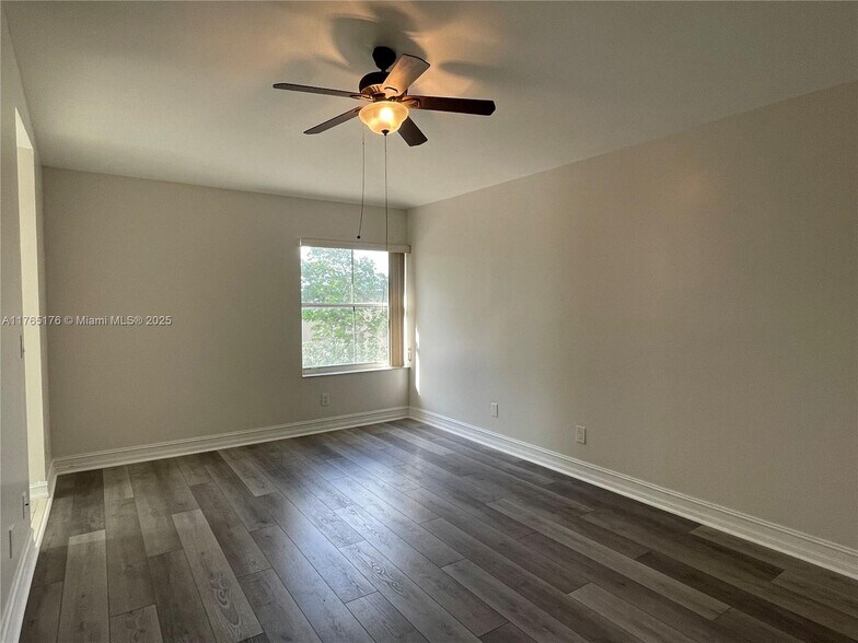 Building Photo - 6992 SW 148th Ln