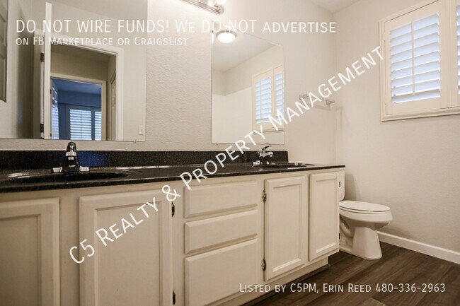 Building Photo - 3131 E Cottonwood Ln