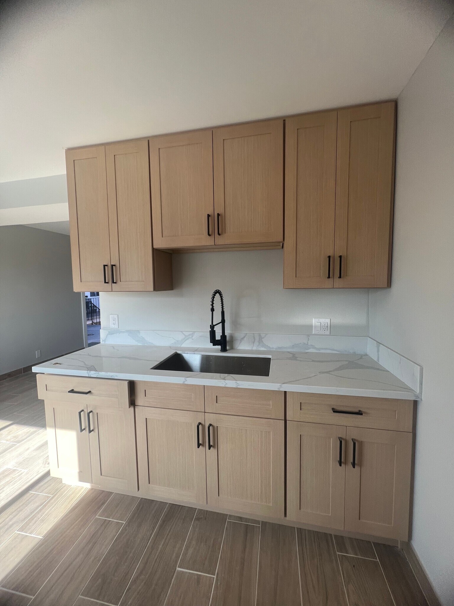 Building Photo - 13425 Vanowen St