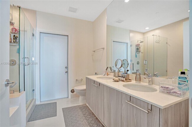 Building Photo - 501 NE 31st St