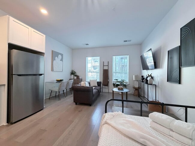 Building Photo - 6640 Mooney St