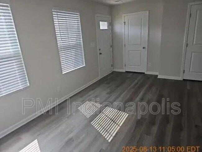 Building Photo - 1854 Cascades Dr