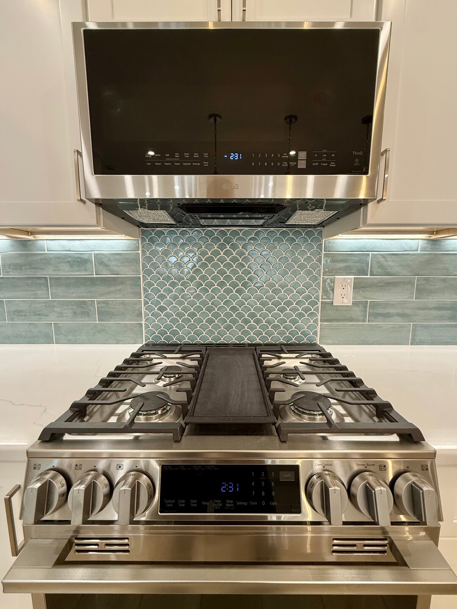 Building Photo - 906 Main St