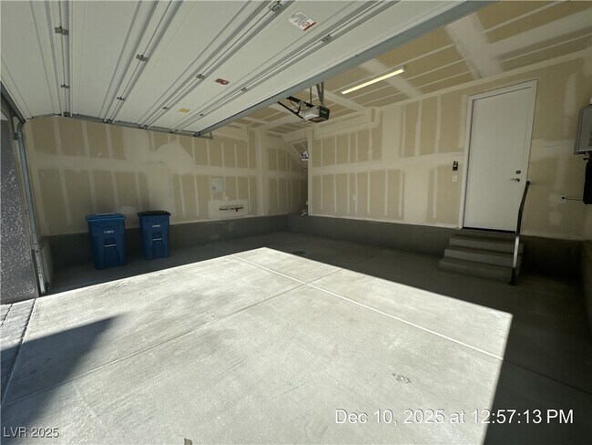 Building Photo - 11402 Obelisk Ave