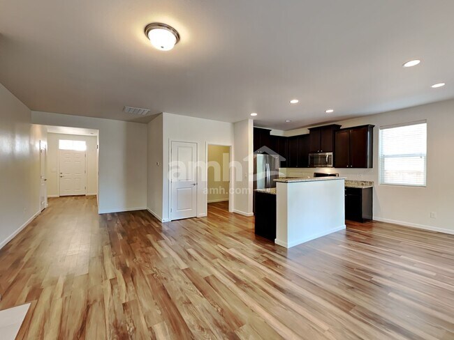 Building Photo - 477 McKinley St