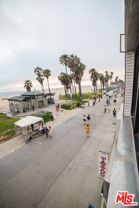 Building Photo - 8 Brooks Ave