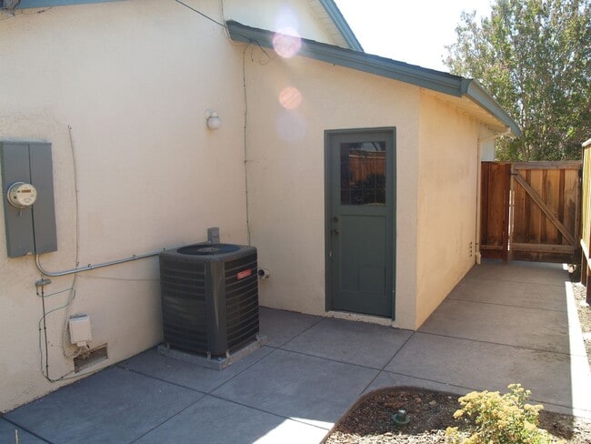 Building Photo - 8164 Cardiff Dr