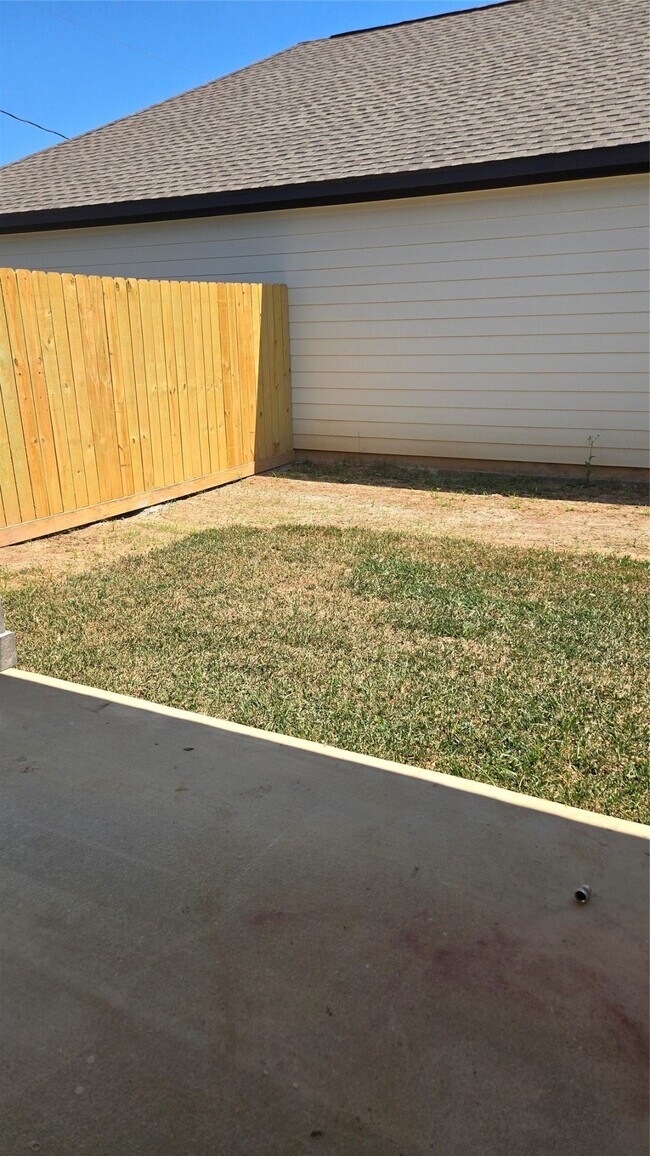 Building Photo - 3710 Harmony Ln