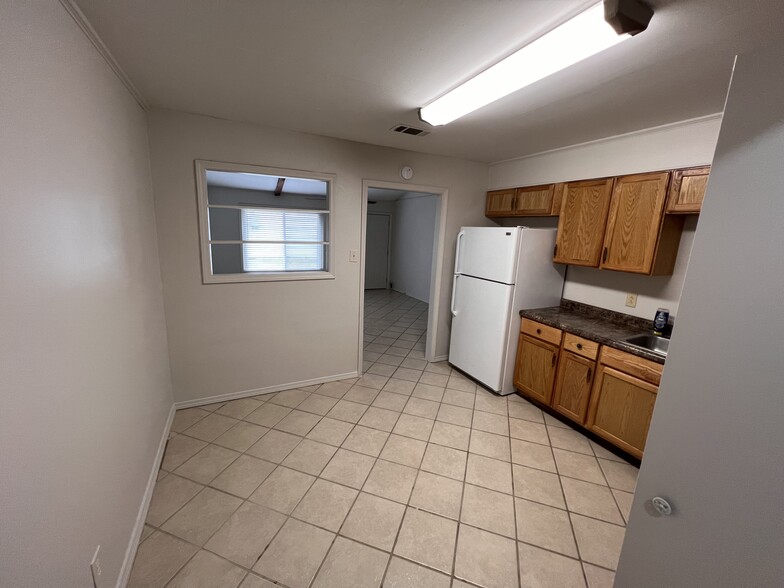 Kitchen looking into living room - 201 Woodale Dr