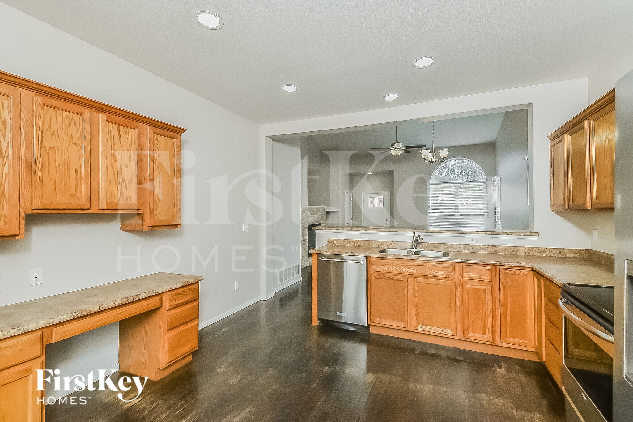 Building Photo - 10116 Kings Canyon Dr