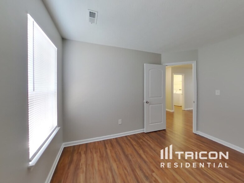 Building Photo - 8170 Dartmoth Ln