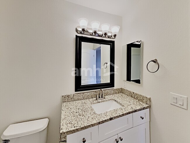 Building Photo - 4284 W Veranda St