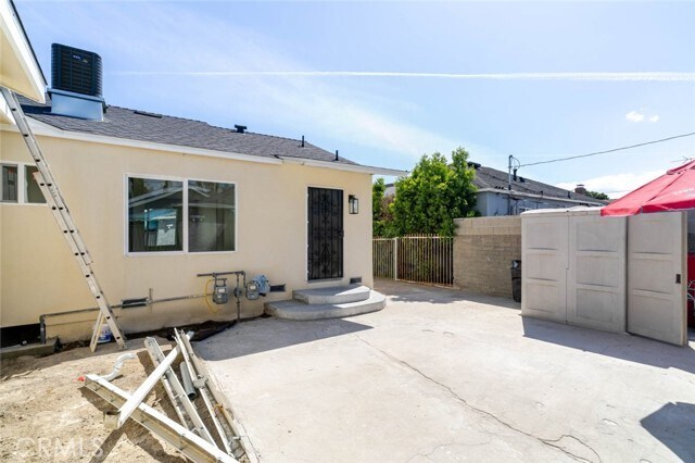 Building Photo - 11911 Stagg St